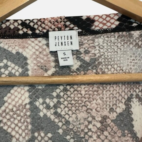 Women's Small Snake Reptile Pink Black Long Sleeve Stretchy Casual Boxy Top - Picture 3 of 4